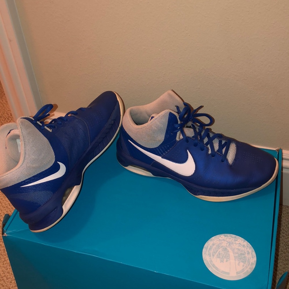 Basketball shoes. Only worn a few times